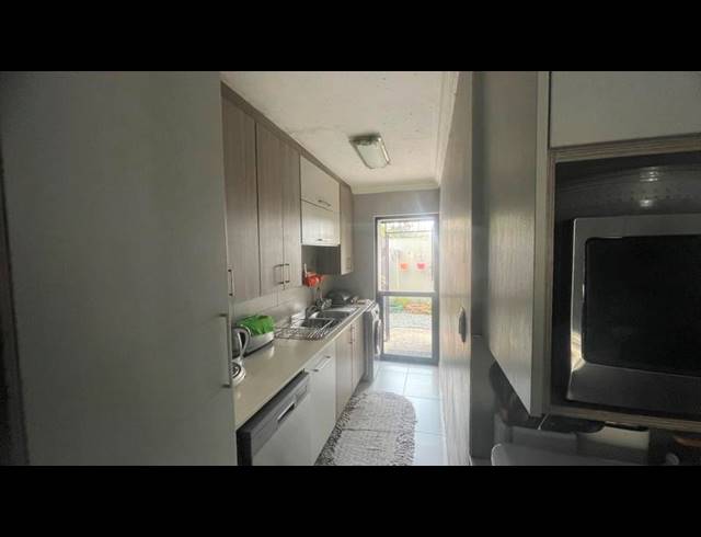 4 BEDROOM PROPERTY TO RENT IN ELDO VILLAGE